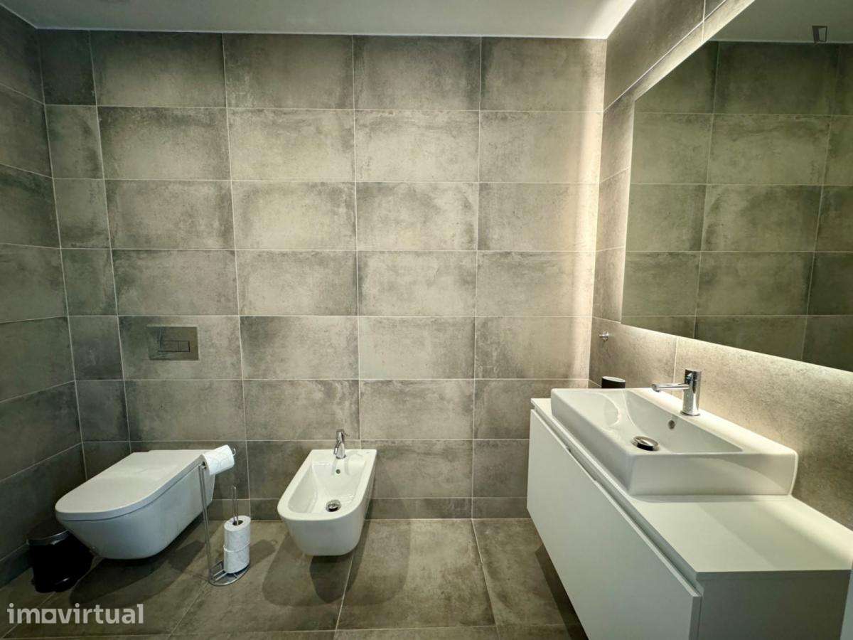 Quarto - localizado em Paranhos Porto - Grande imagem: 3/9