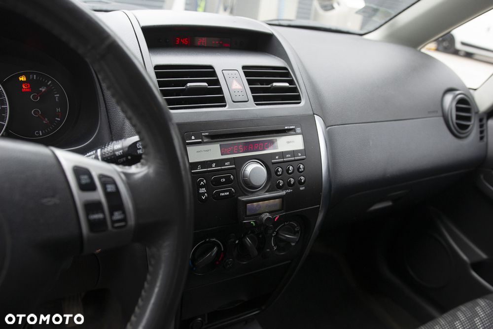 Suzuki SX4 1.6 VVT 4x2 Comfort - 27