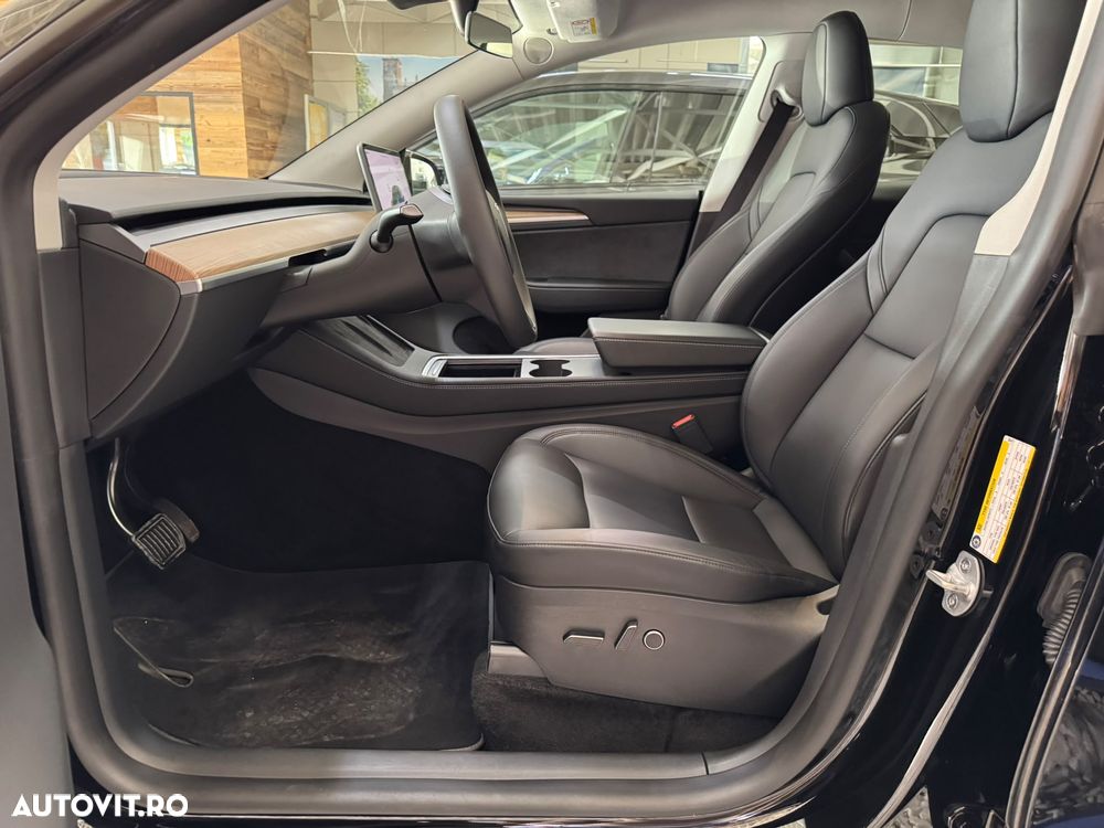 Tesla Model Y Long Range Dual Motor AWD - 8