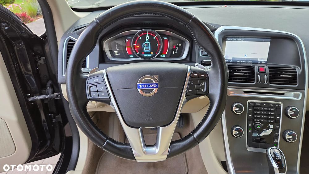 Volvo XC 60 2.4D AWD Summum - 17