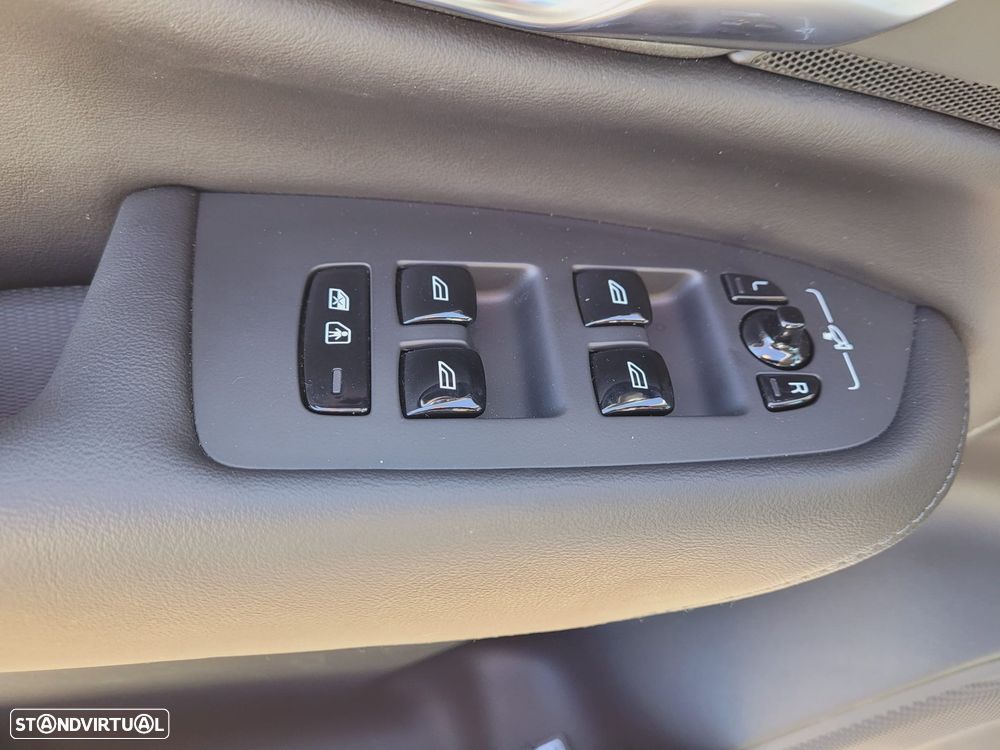 Volvo XC 90 T8 AWD Recharge Core - 22