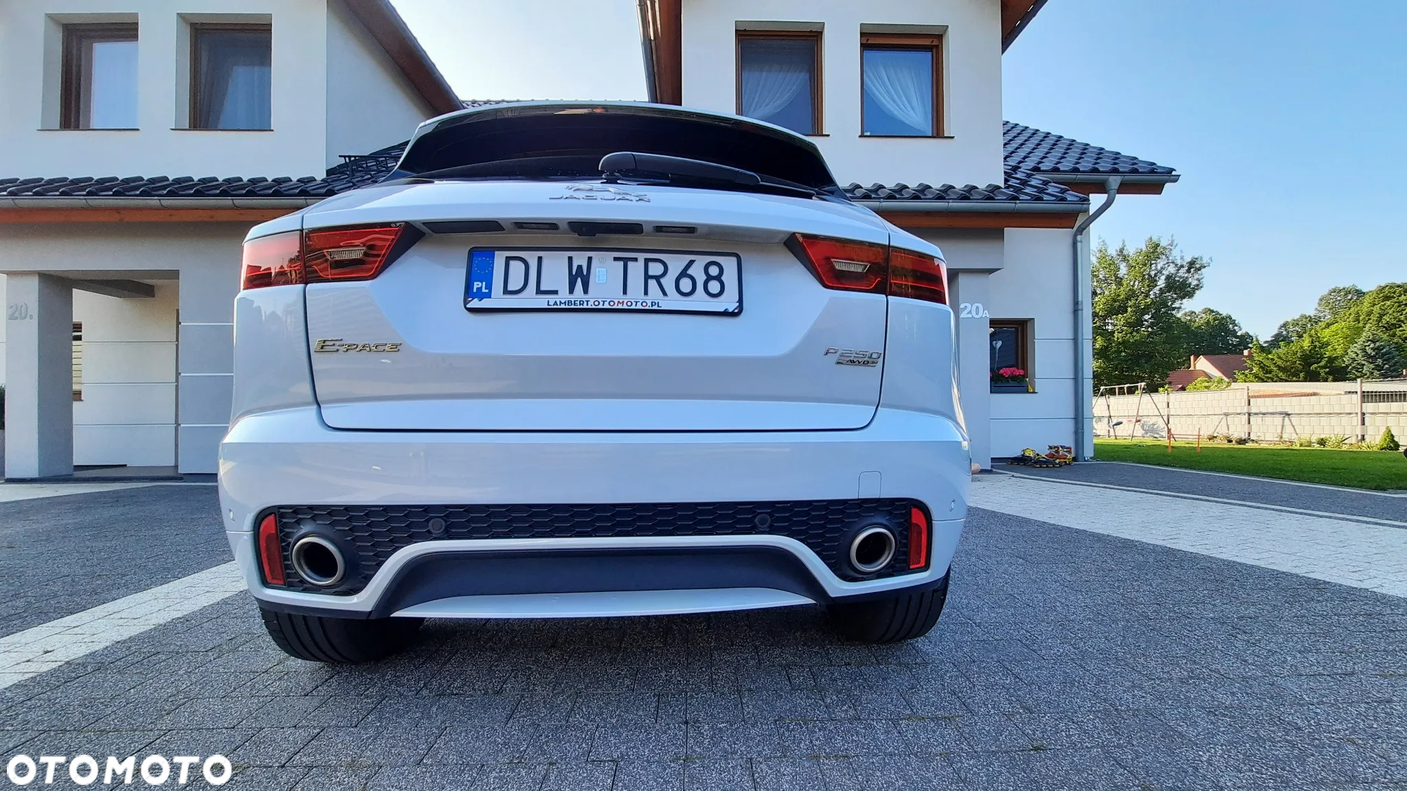 Jaguar E-Pace P250 AWD R-Dynamic - 7