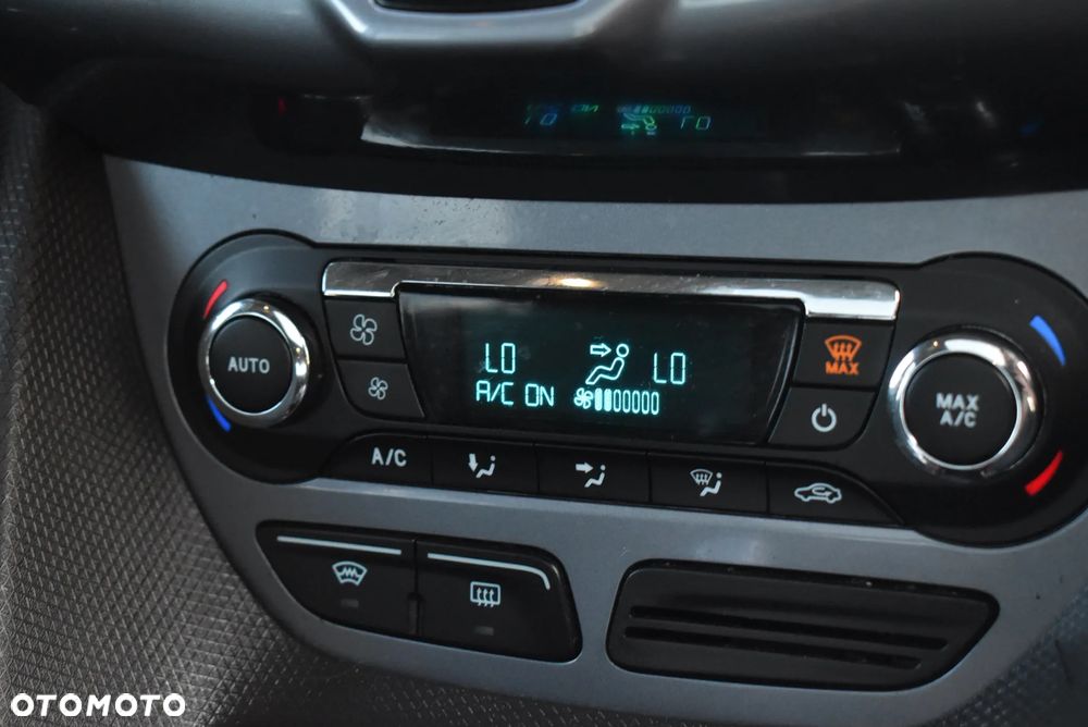 Ford Tourneo Connect - 38