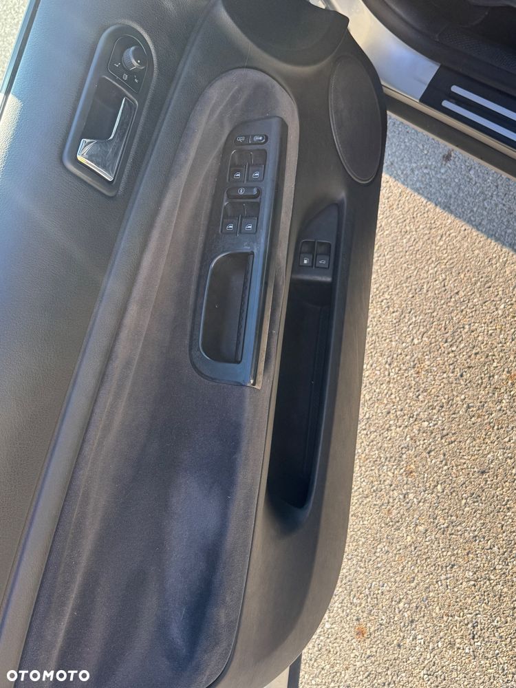 Volkswagen Passat 1.9 TDI Highline - 11