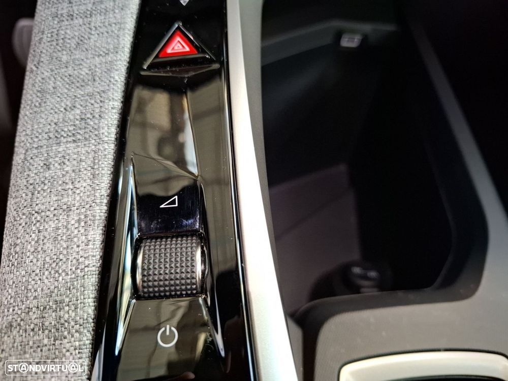 Peugeot 5008 1.2 Hybrid Allure e-DCS6 — fotografia 23
