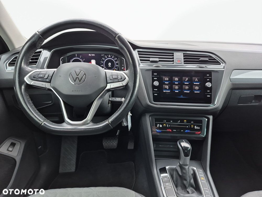 Volkswagen Tiguan - 11