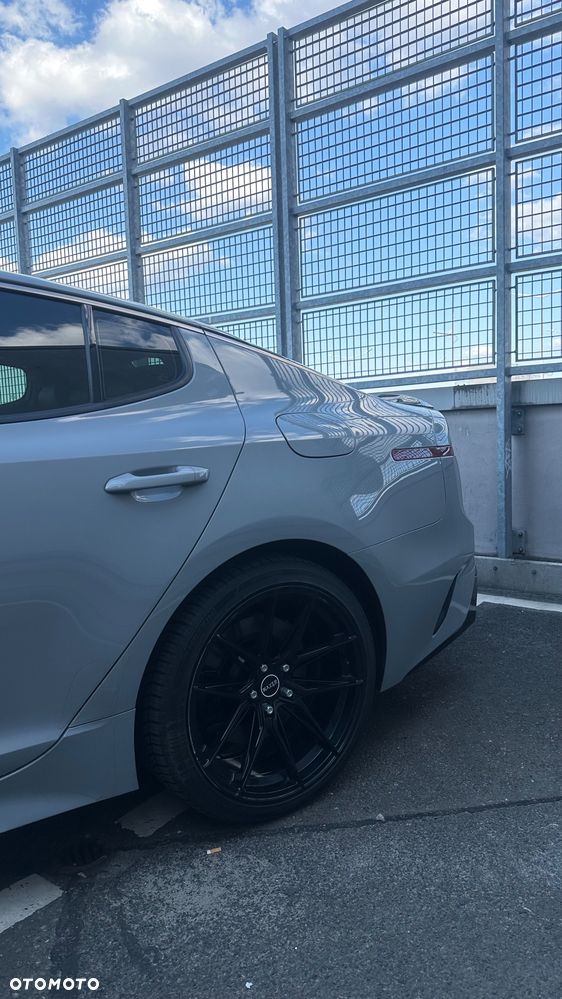 Kia Stinger - 4