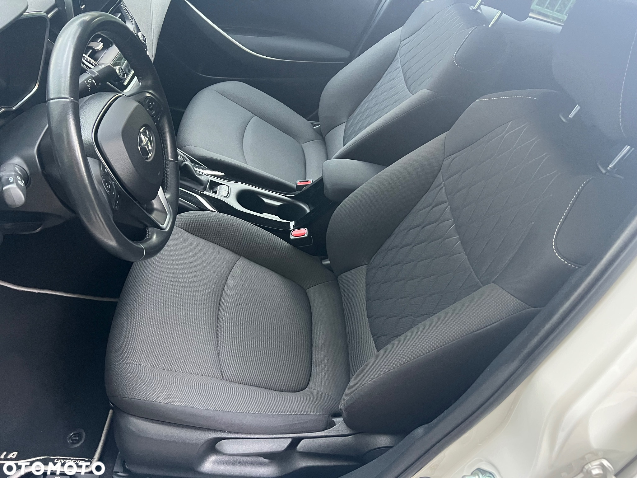 Toyota Corolla 1.8 Hybrid Comfort - 15