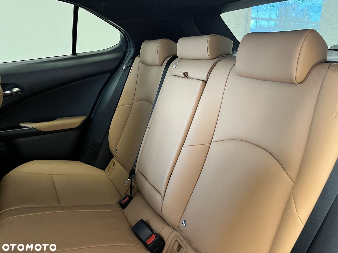 Lexus UX - 4
