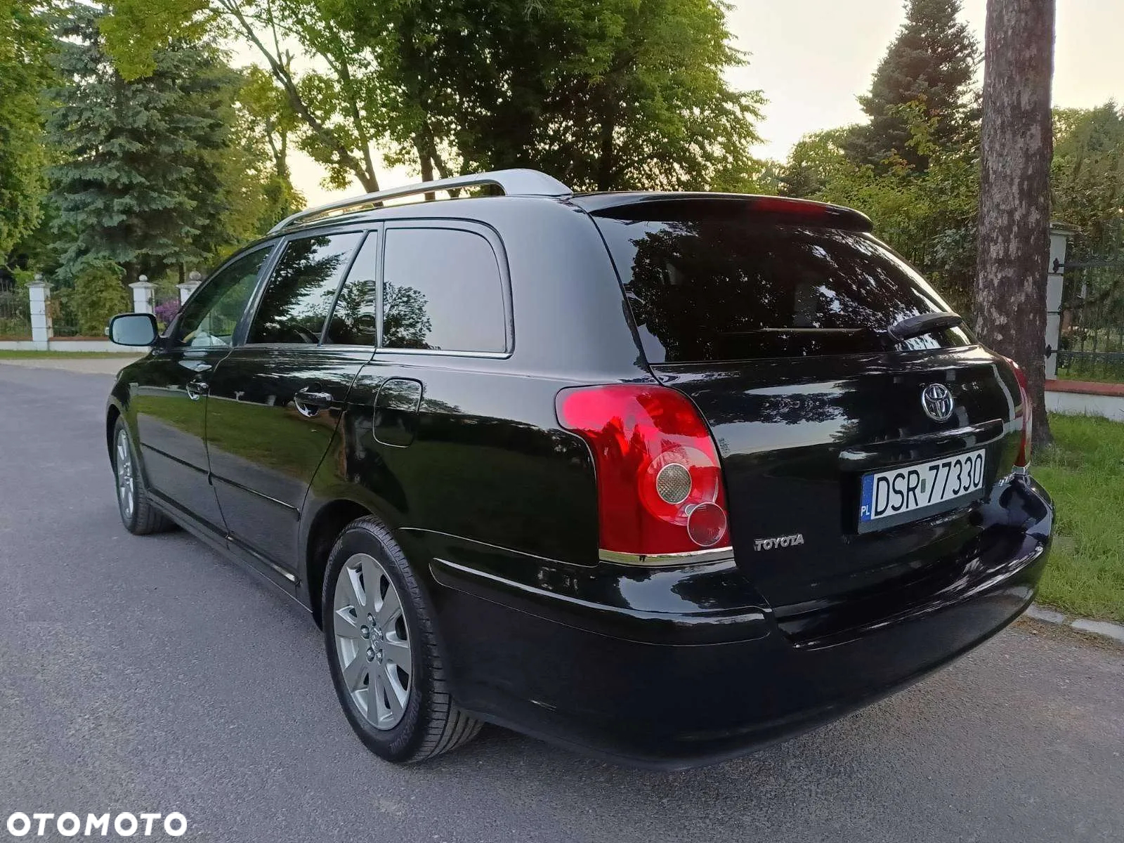 Toyota Avensis 1.8 VVT-i Combi Sol - 3