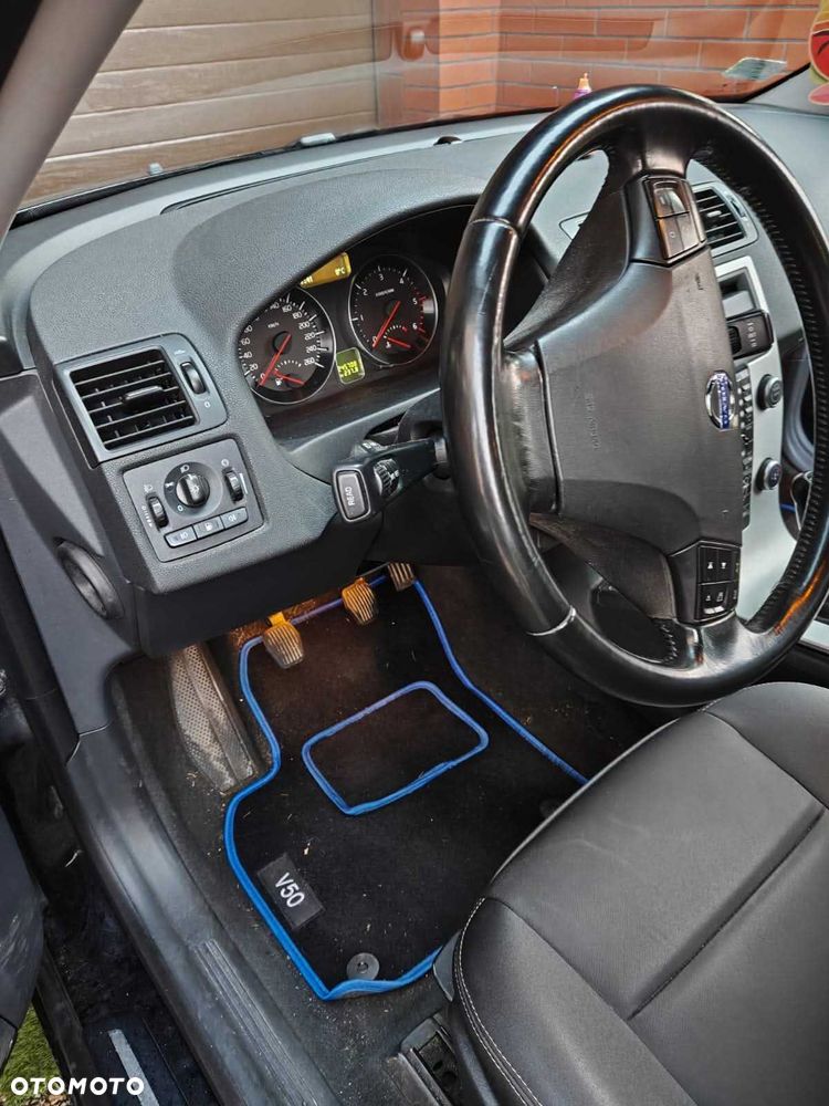 Volvo V50