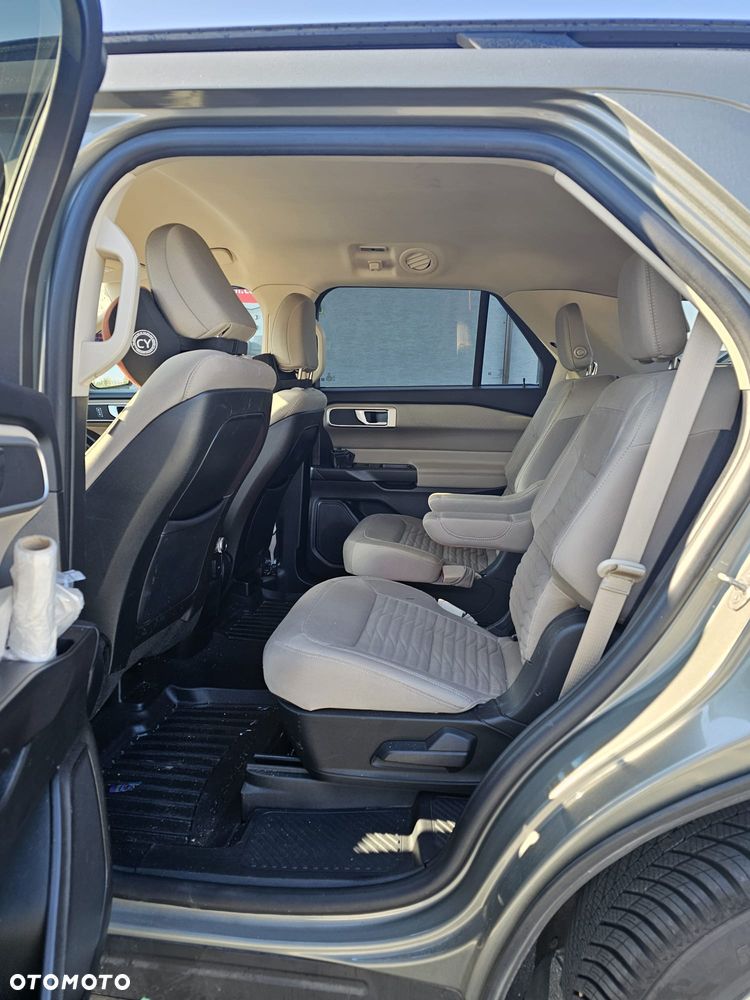 Ford Explorer - 12