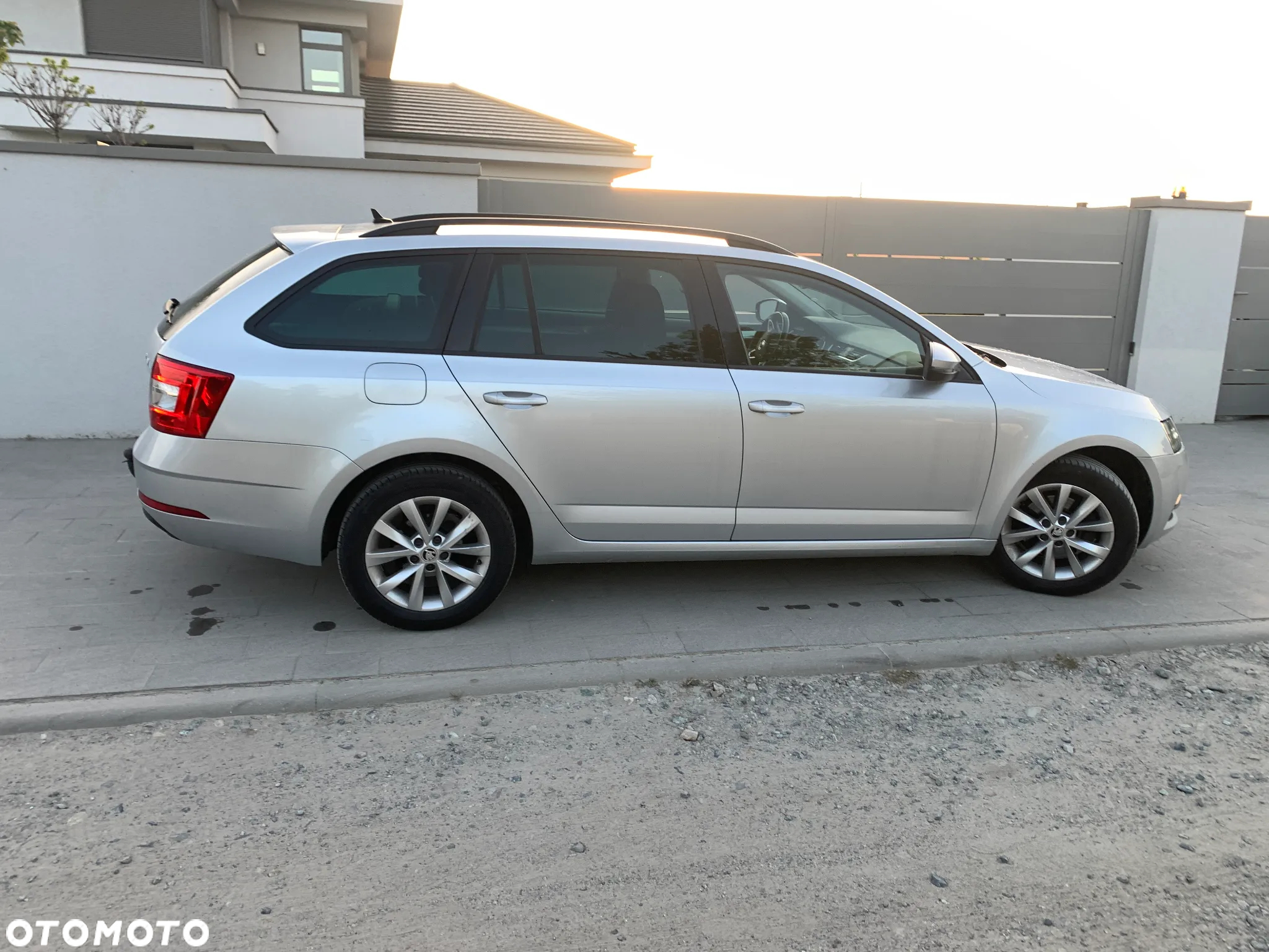 Skoda Octavia 2.0 TDI DSG Sportline - 9