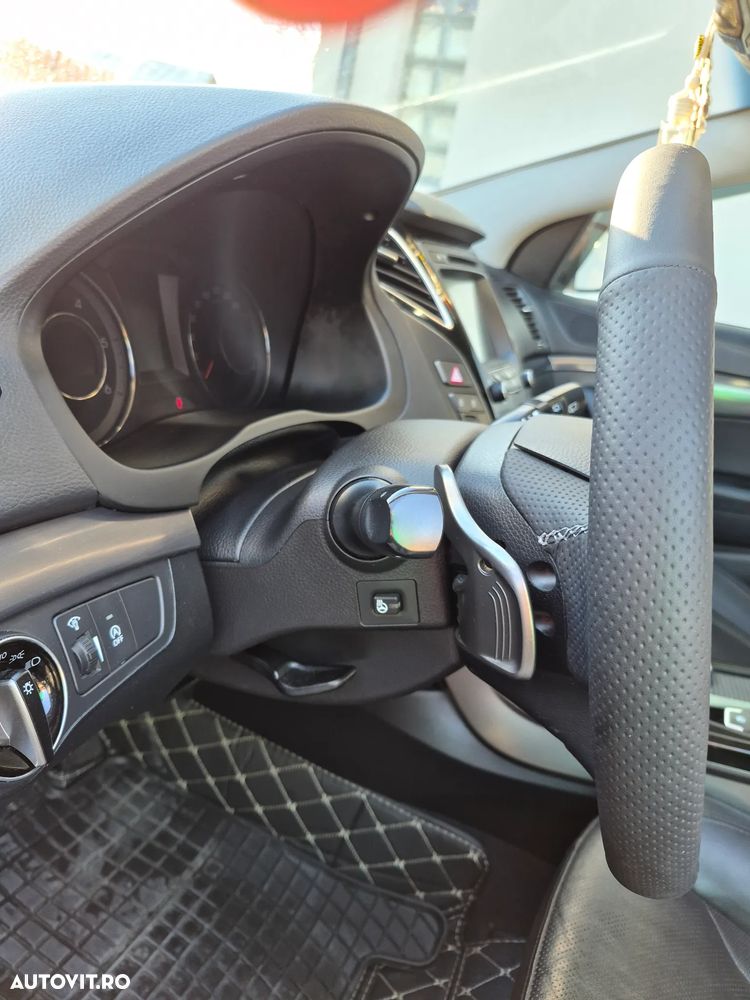 Hyundai i40 Kombi 1.7 CRDi DCT Premium - 11