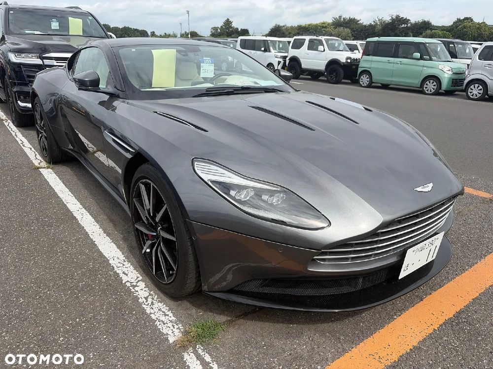 Aston Martin DB11