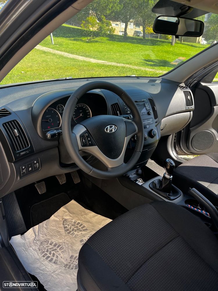 Hyundai i30 1.6 CRDI Blue Comfort CPF - 9