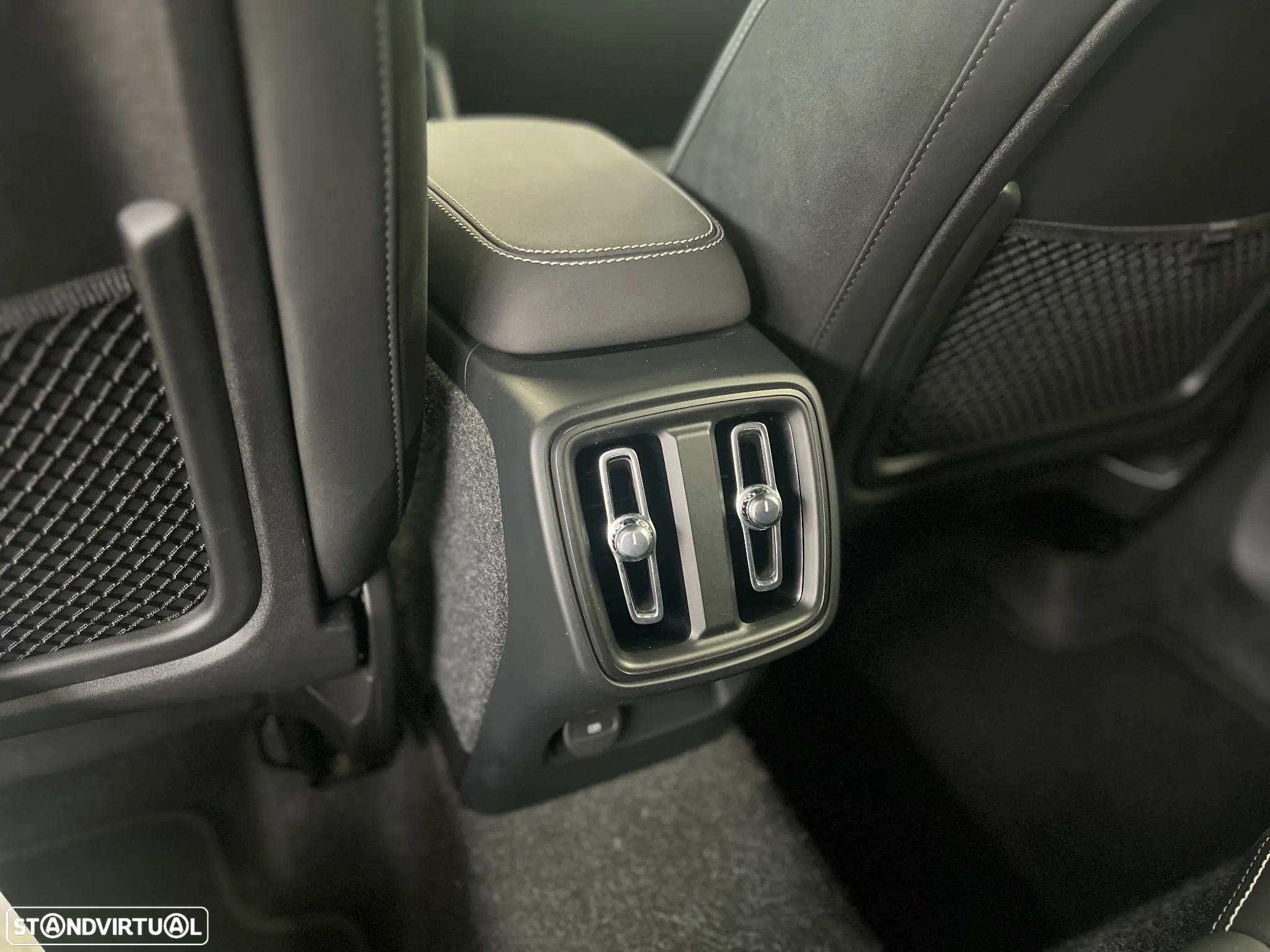 Volvo XC 40 1.5 T2 Plus Dark Auto - 20