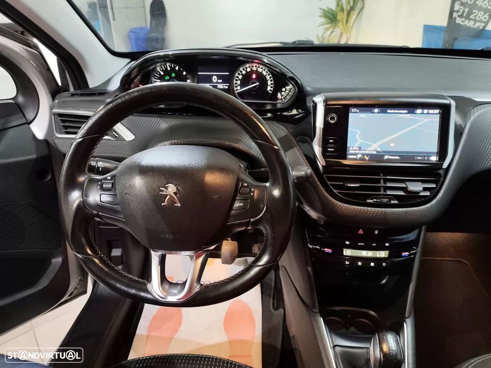 Peugeot 208 1.2 PureTech Allure - 11