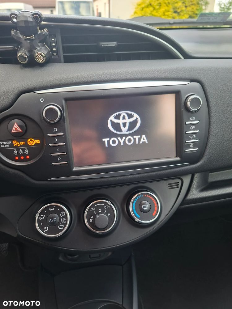 Toyota Yaris 1.5 Premium - 23
