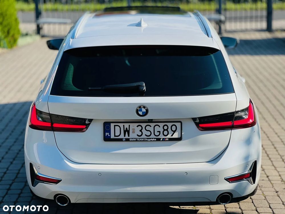BMW Seria 3 320d xDrive Luxury Line sport - 9