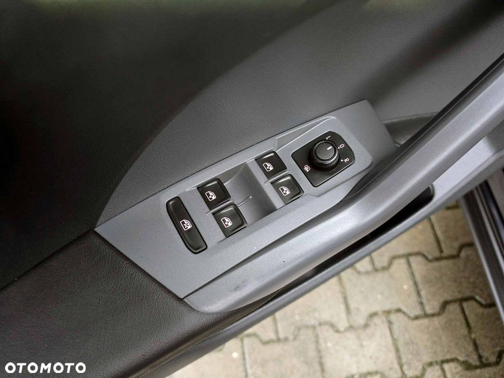 Volkswagen T-Cross - 13