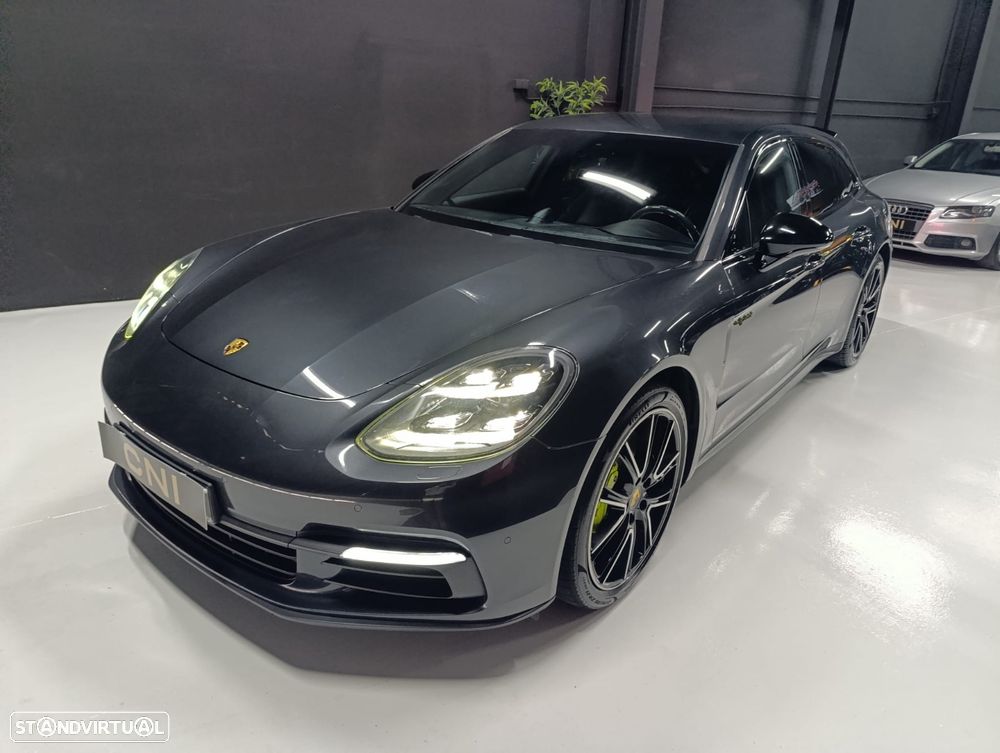 Porsche Panamera Sport Turismo - 11