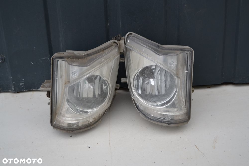 Lampa przód halogen lexus is II 220/250/350 - 1