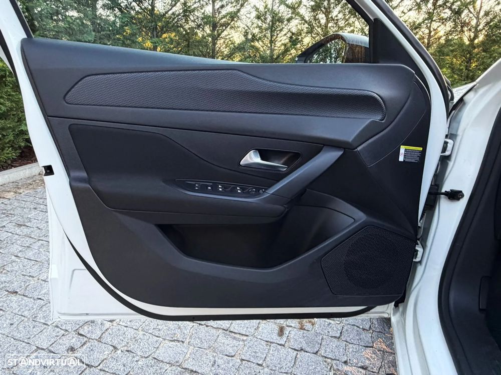 Peugeot 308 BlueHDi FAP 130 Stop & Start Allure Pack - 11