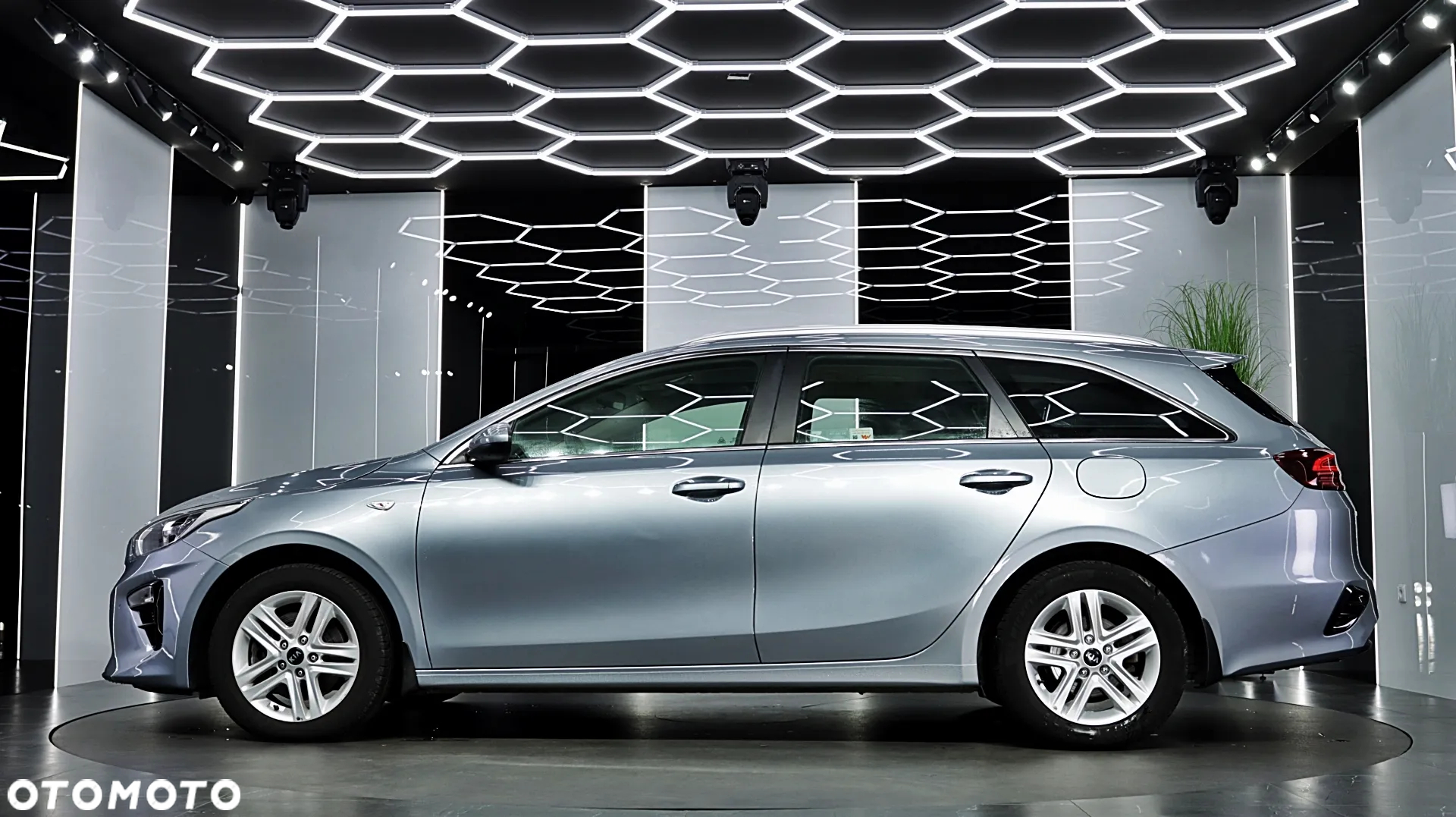 Kia Ceed 1.6 CRDi SCR M - 4