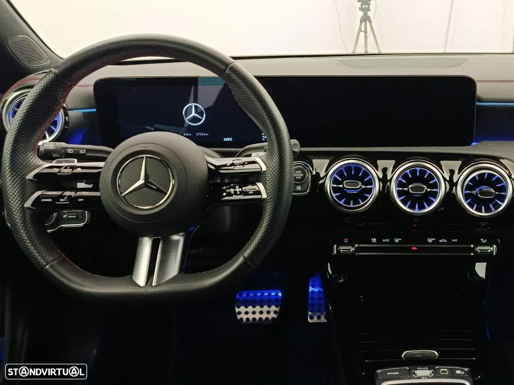 Mercedes-Benz CLA 200 - 18