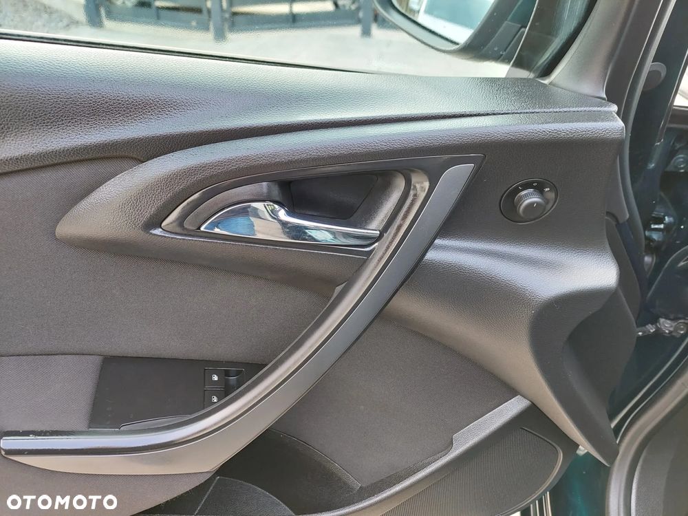 Opel Astra 1.4 Turbo Exklusiv - 25