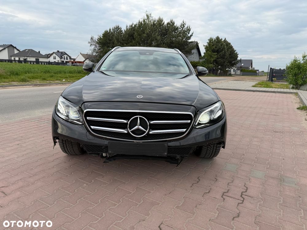Mercedes-Benz Klasa E 220 d 4Matic 9G-TRONIC Avantgarde - 9