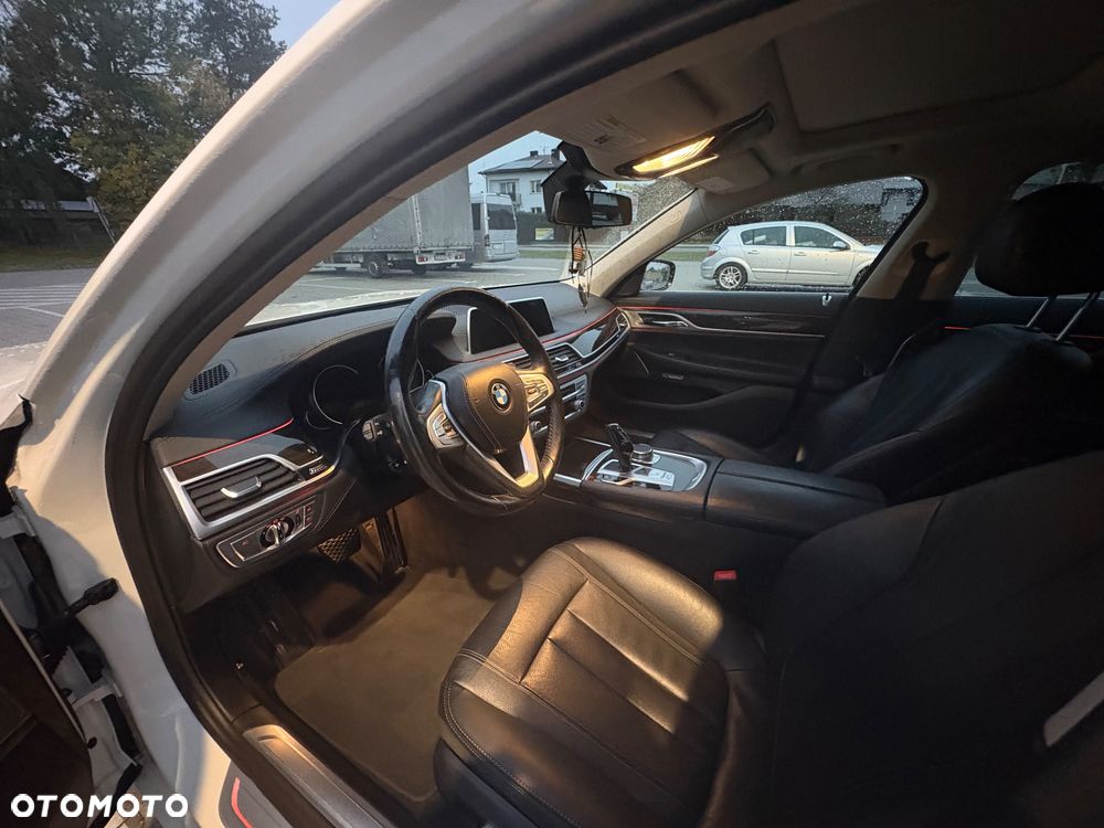 BMW Seria 7 740i - 6