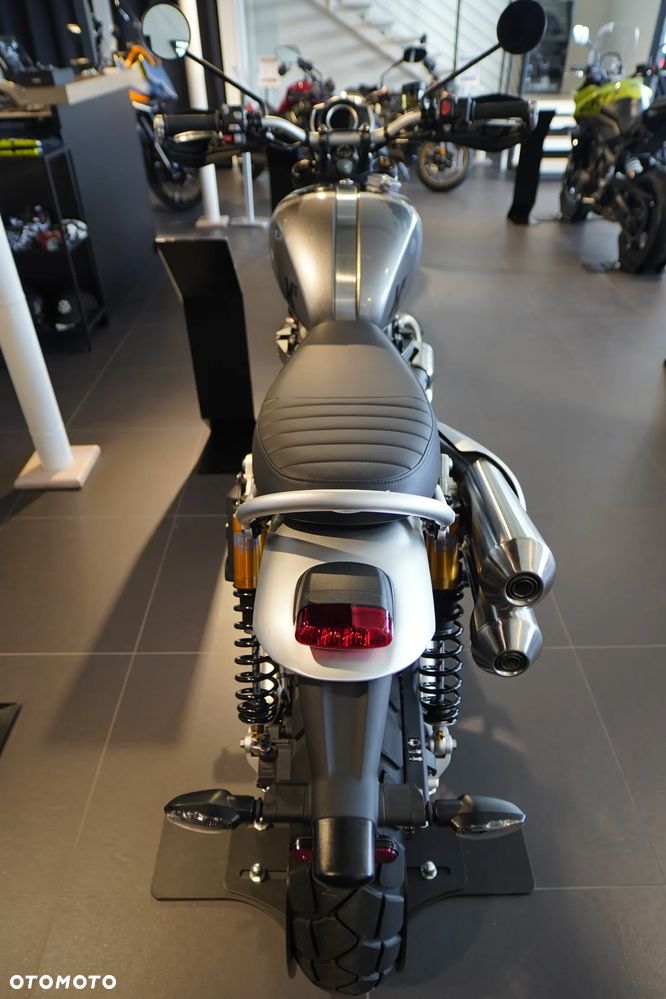 Triumph Scrambler - 18