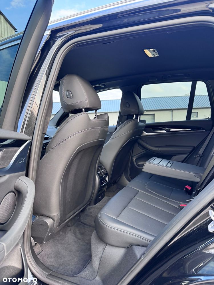 BMW X3 xDrive20d Advantage - 8