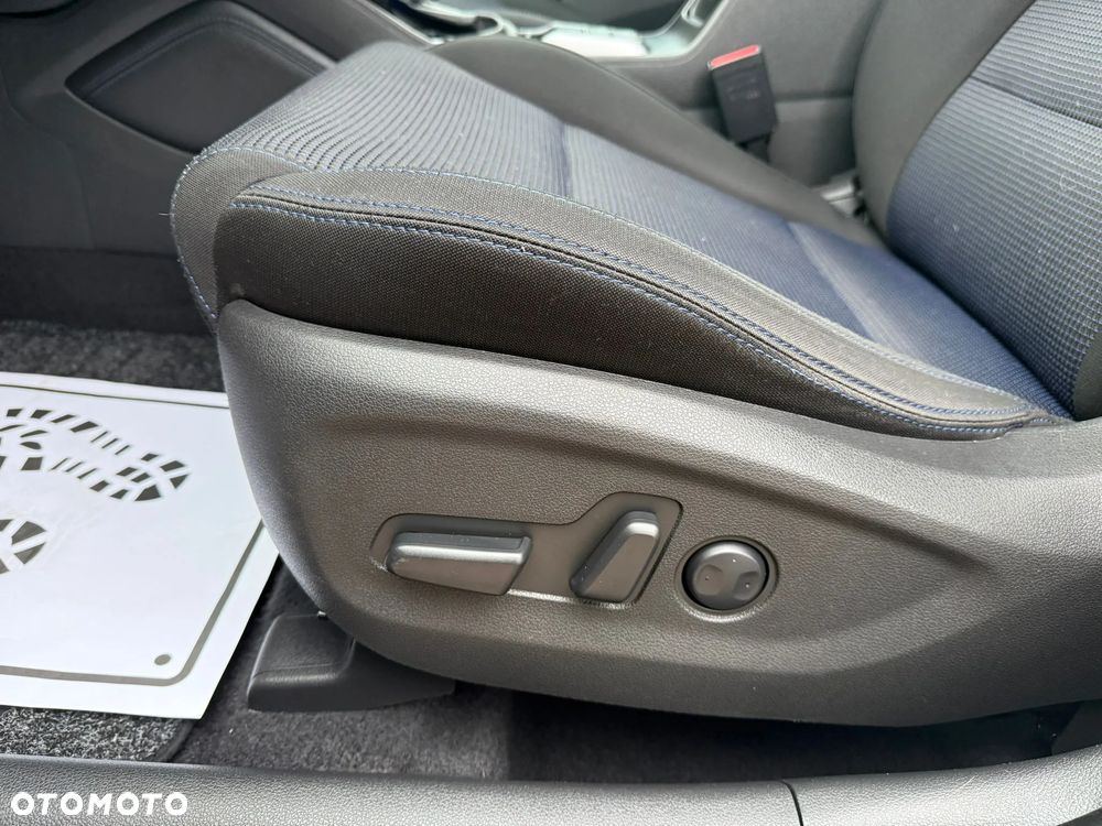 Hyundai Tucson 2.0 CRDI 4WD Automatik Style - 29