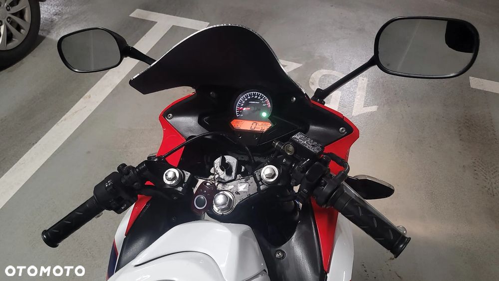 Honda CBR - 6