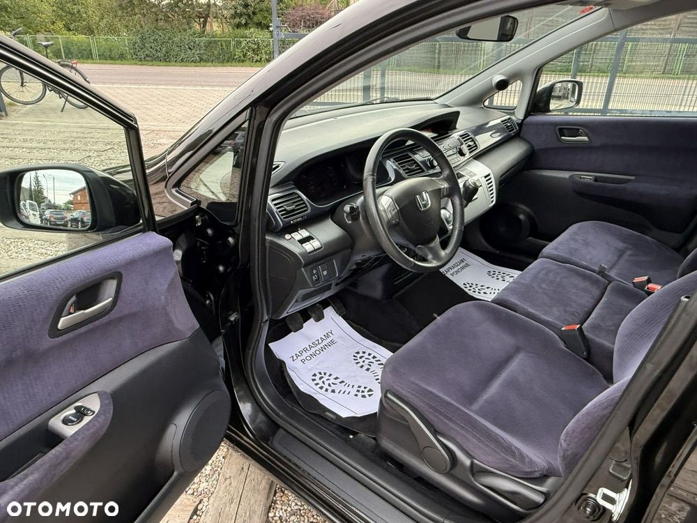 Honda FR-V - 6