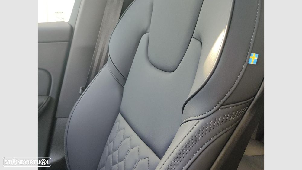 Volvo XC 60 2.0 T6 PHEV Plus Dark AWD - 20