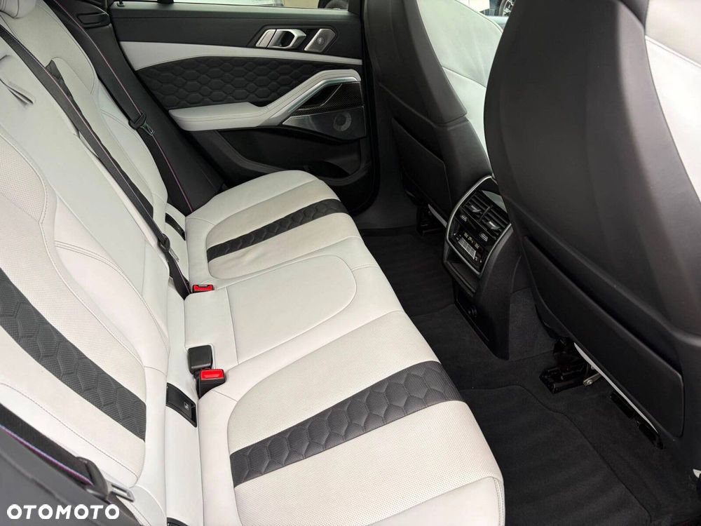 BMW X6M - 13