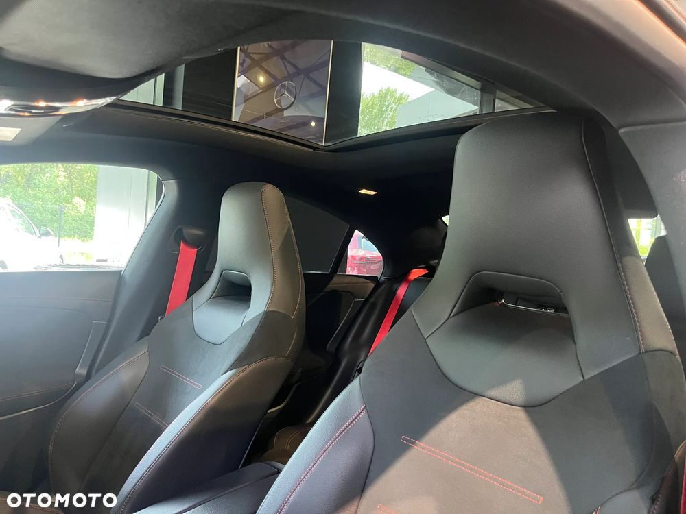 Mercedes-Benz CLA AMG 35 4-Matic 7G-DCT - 12