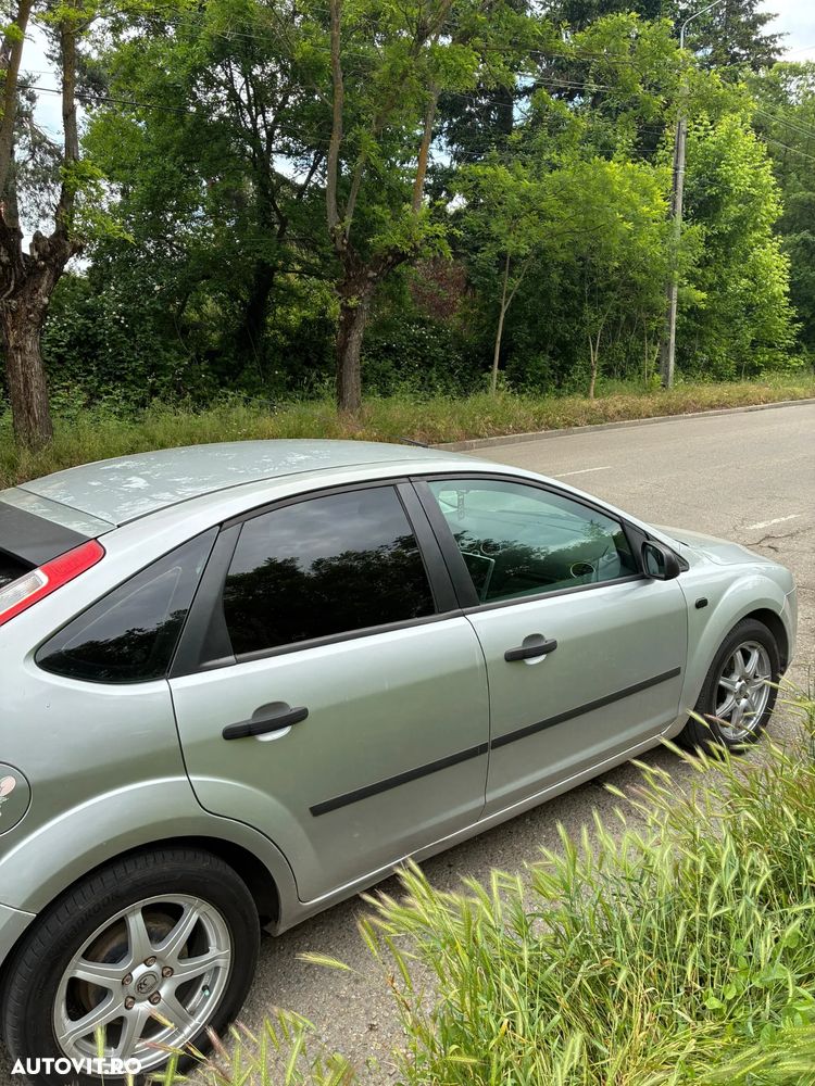Ford Focus 1.6i Sport - 9