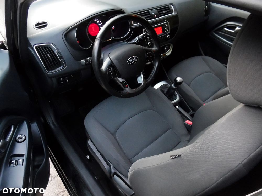 Kia Rio - 23