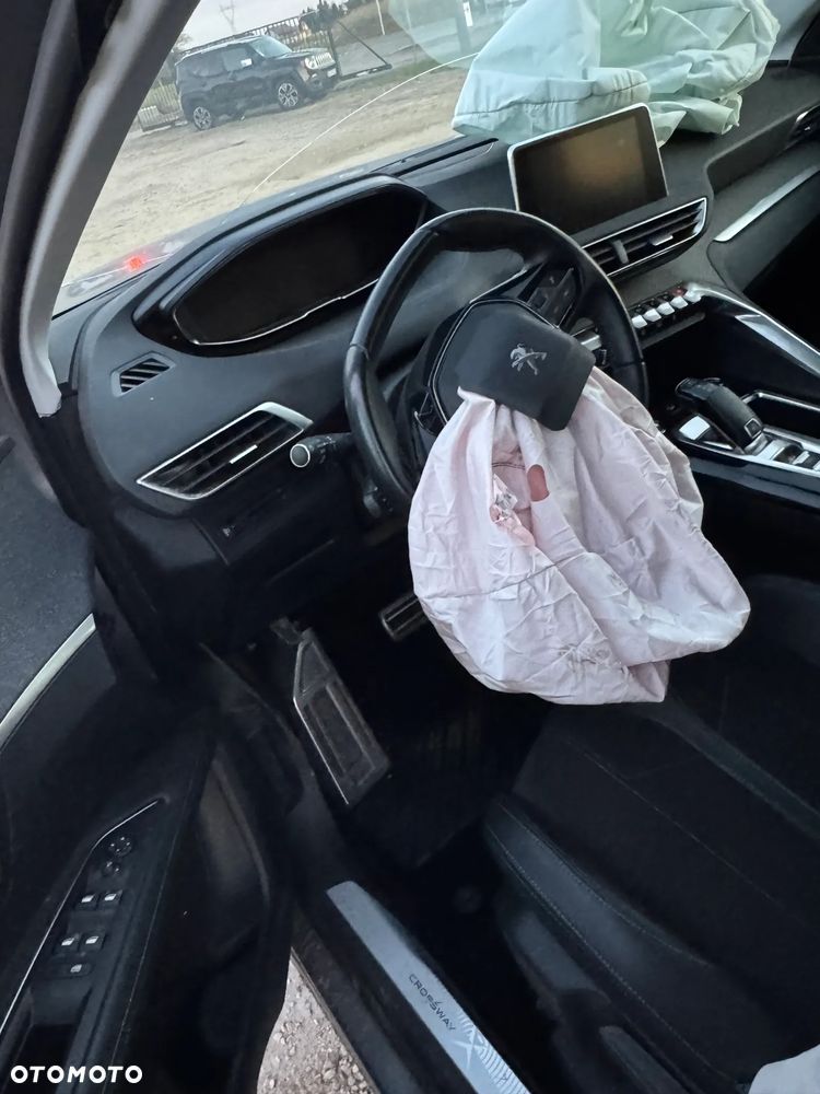Peugeot 3008 PureTech 130 Stop & Start GPF EAT8 Roadtrip - 13