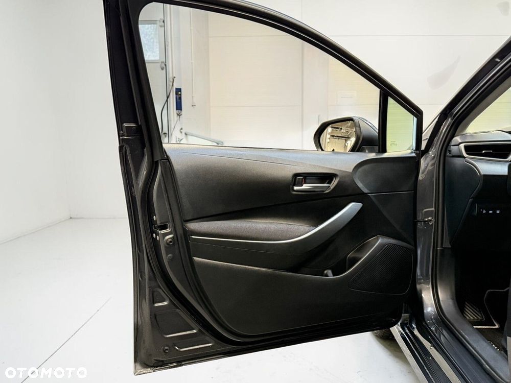 Toyota Corolla 1.8 Hybrid Comfort - 17