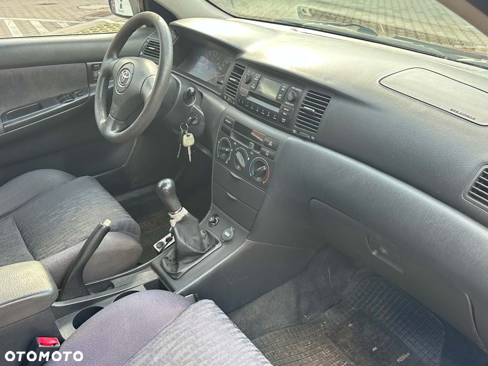 Toyota Corolla - 4
