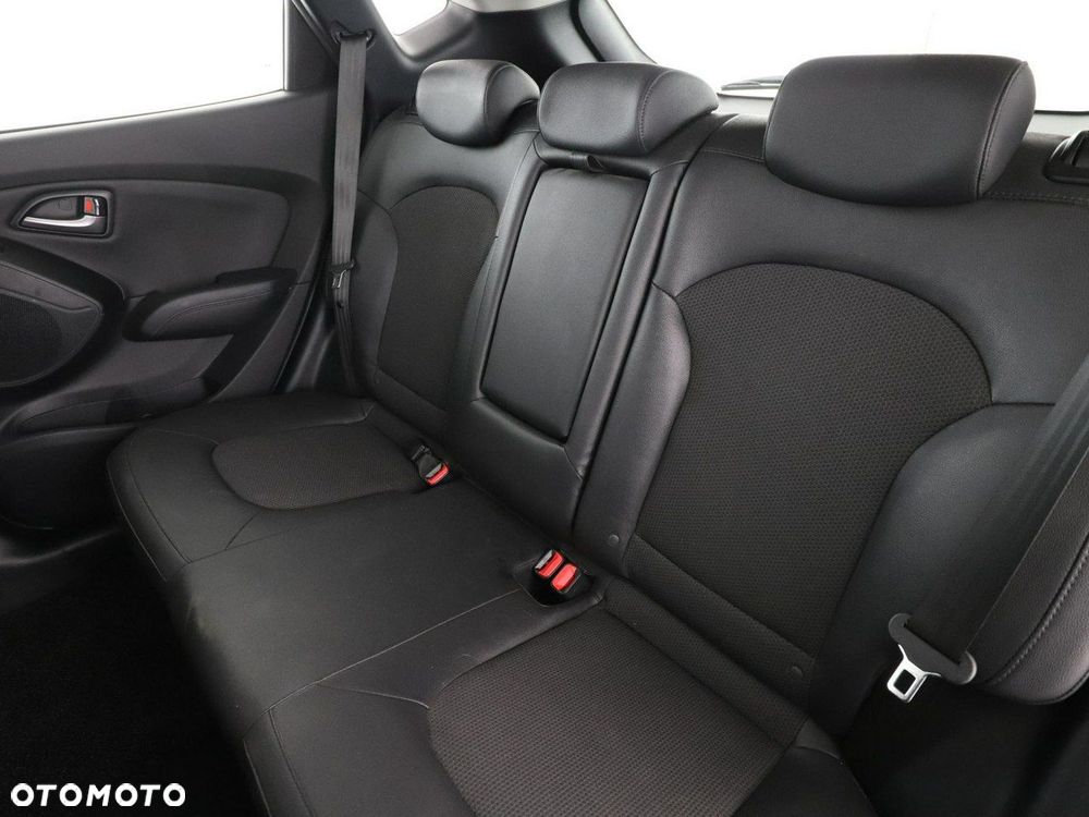 Hyundai ix35 1.6 2WD Fifa World Cup Edition - 17