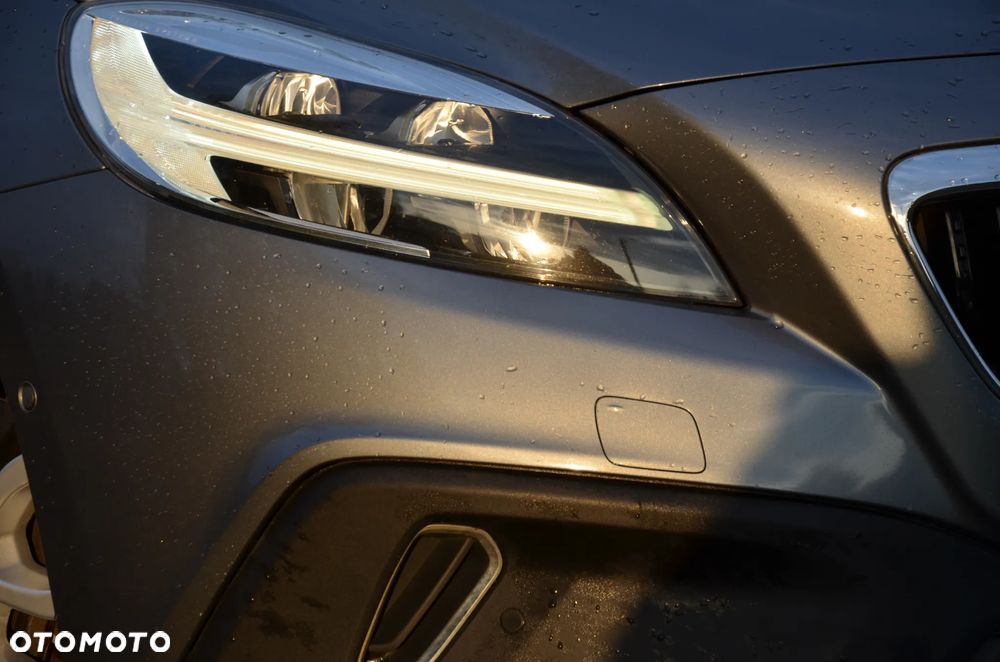 Volvo V40 Cross Country D2 Momentum - 13