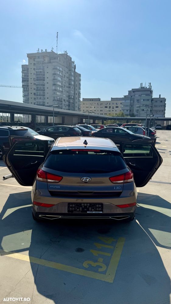 Hyundai i30 1.5 110CP 5DR M/T Highway - 17