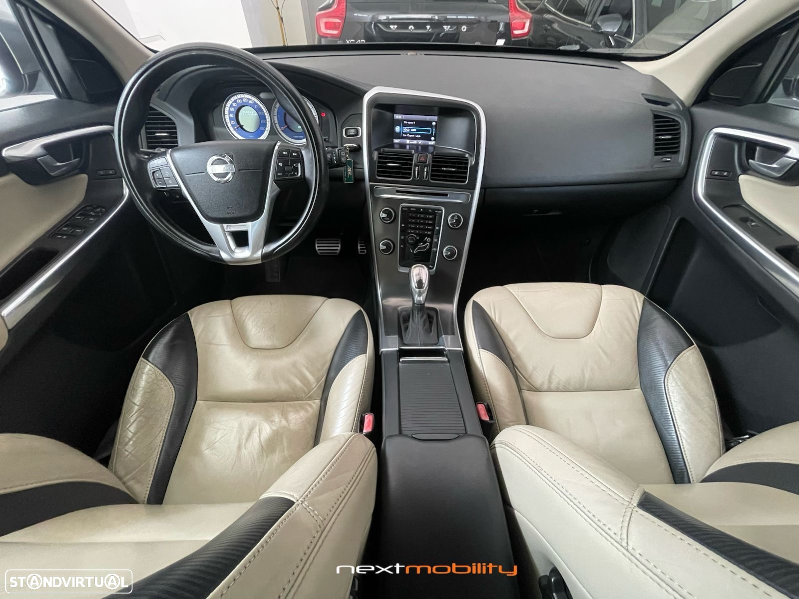 Volvo XC 60 2.0 D4 R-Design Geartronic - 10